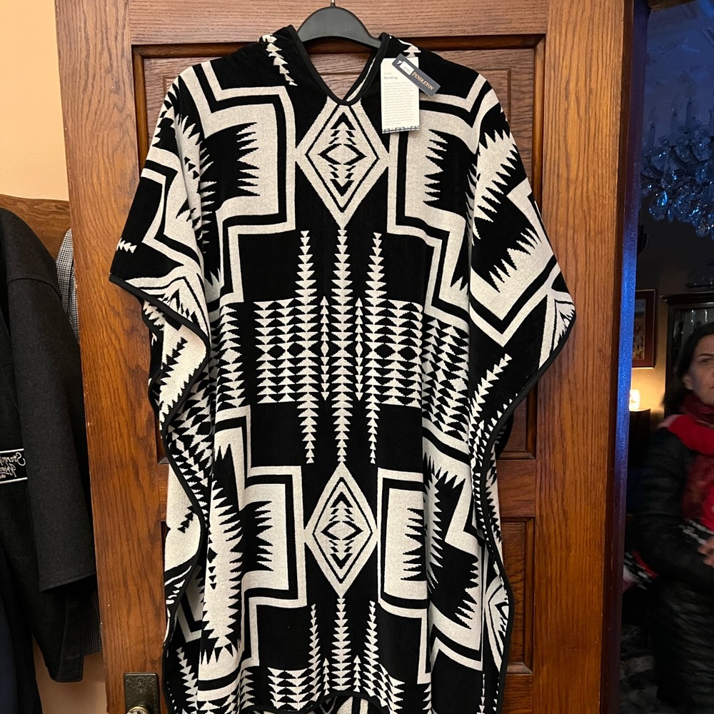 Pendleton Adult Hooded Towel